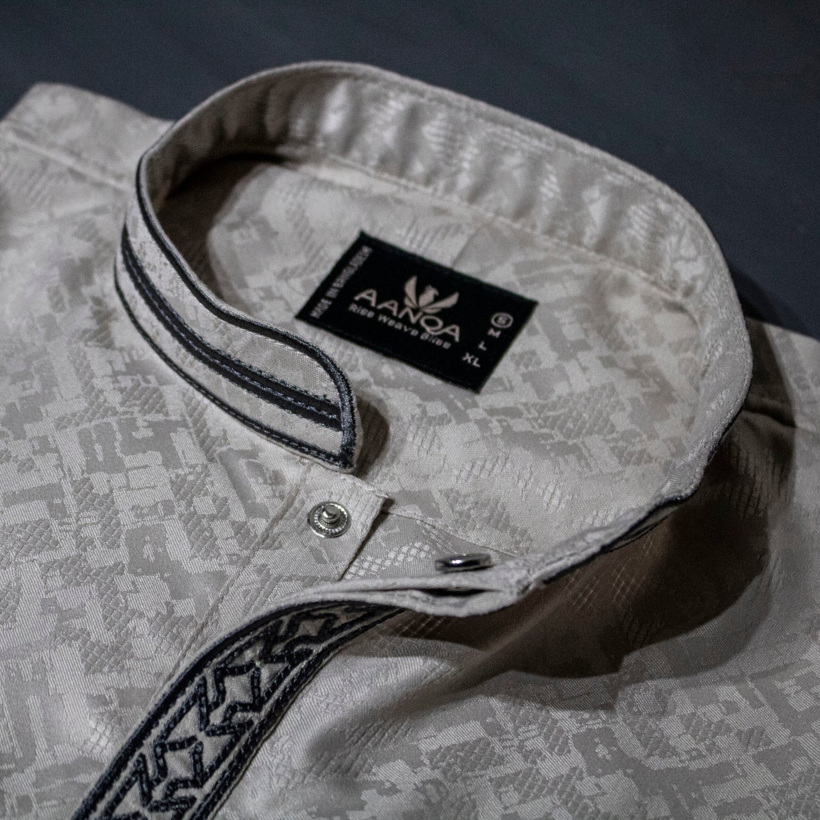 MOONLIT IVORY
